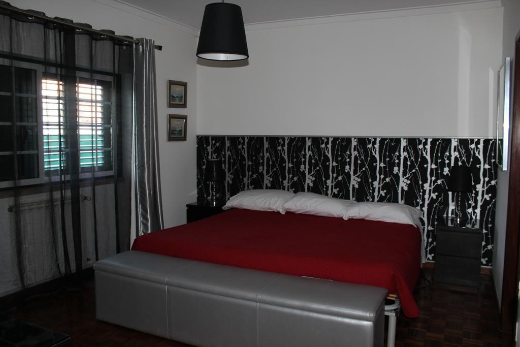 Hostel Casa Lucas Charneca de Caparica Quarto foto